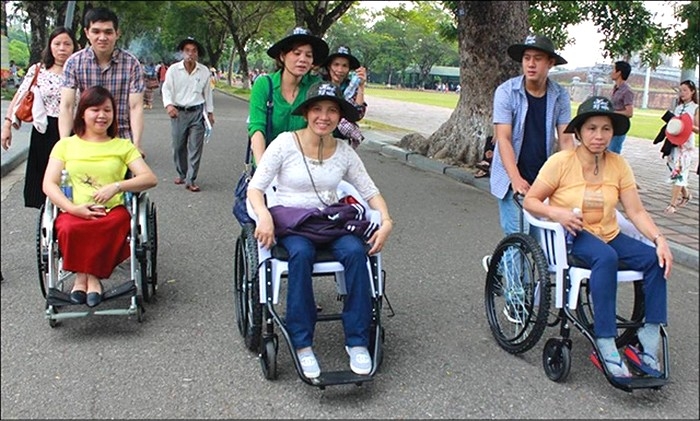 Từ chối chở người khuyết tật, bị phạt tới 10 triệu đồng